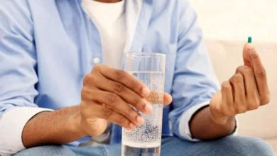 هرگز قرص را با این نوشیدنی‌ها نخورید